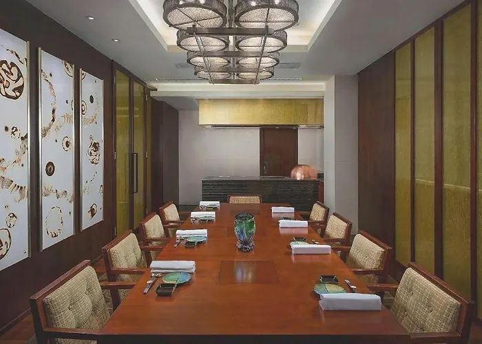 Lisboa Hotel 5*
