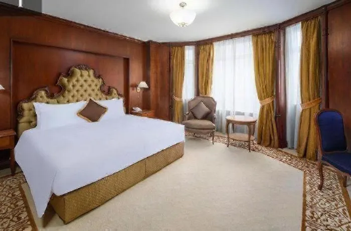 Lisboa Hotel 5*