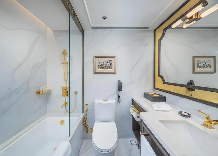 Lisboa Hotel 5*